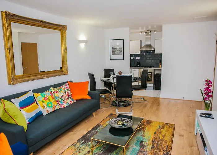 Riverside 2 Bed Apartment