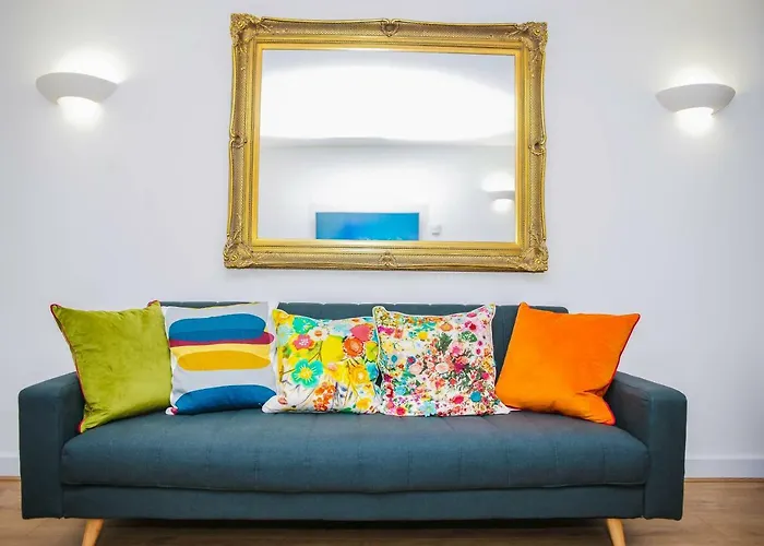 Riverside 2 Bed Apartment