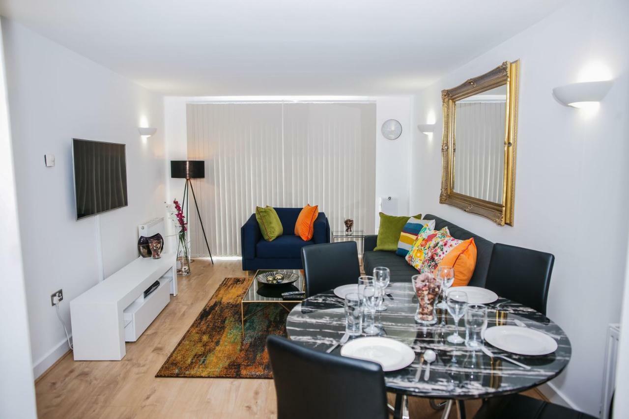 Riverside 2 Bed London
