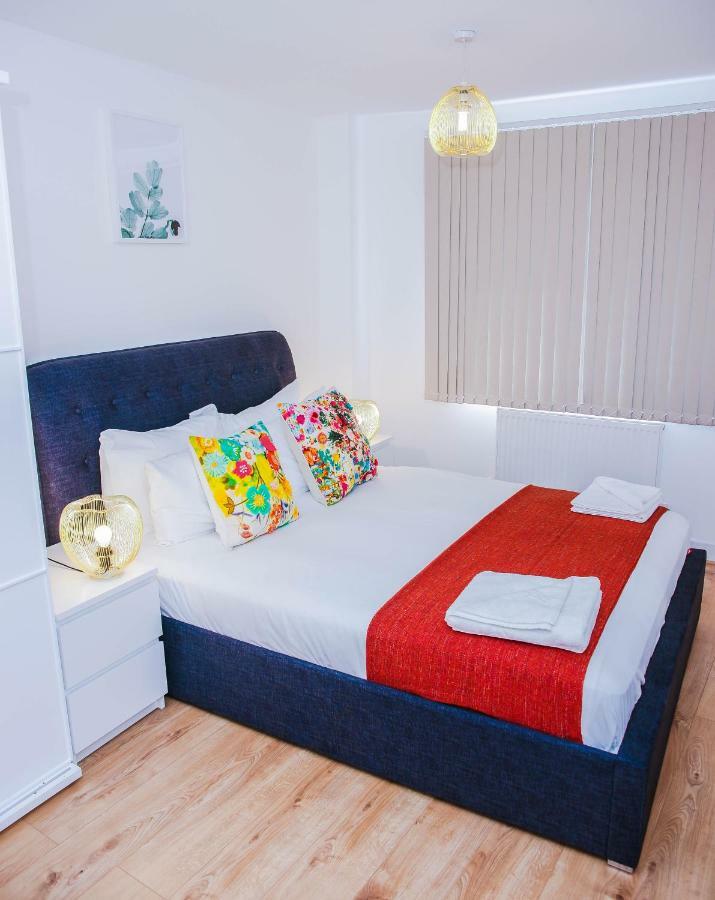 Riverside 2 Bed *
