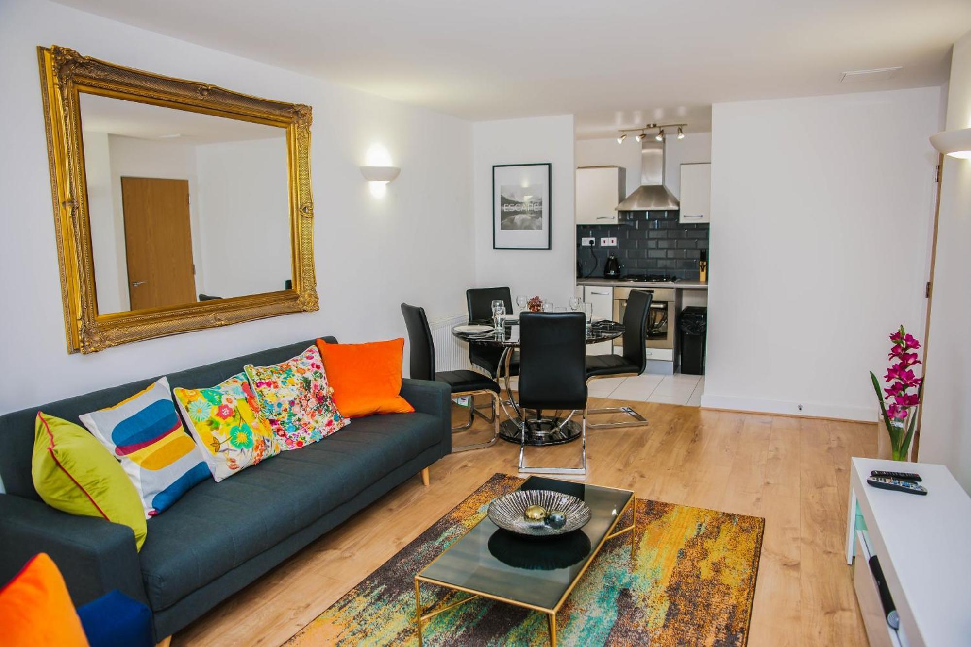 Riverside 2 Bed Апартаменты *