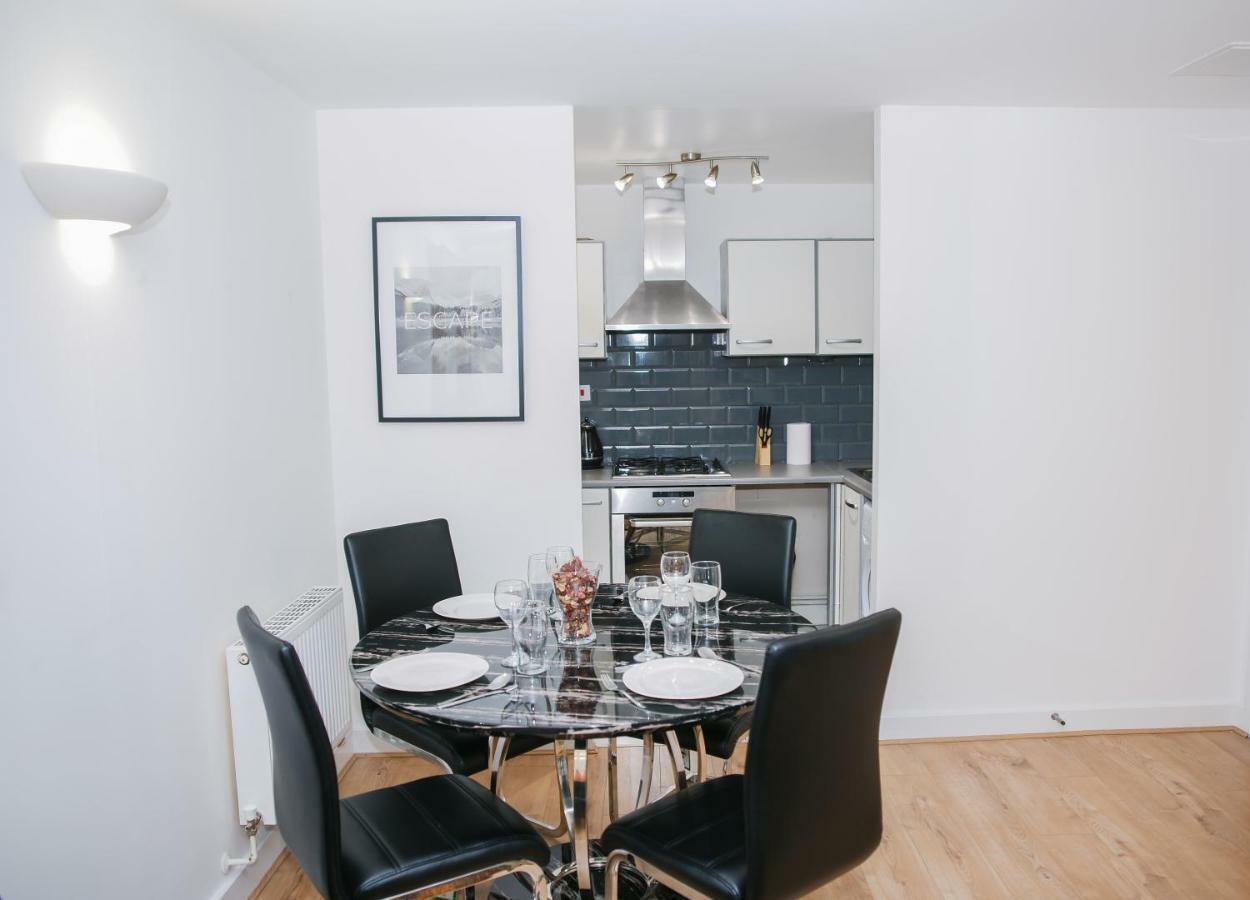 Riverside 2 Bed Апартаменты *