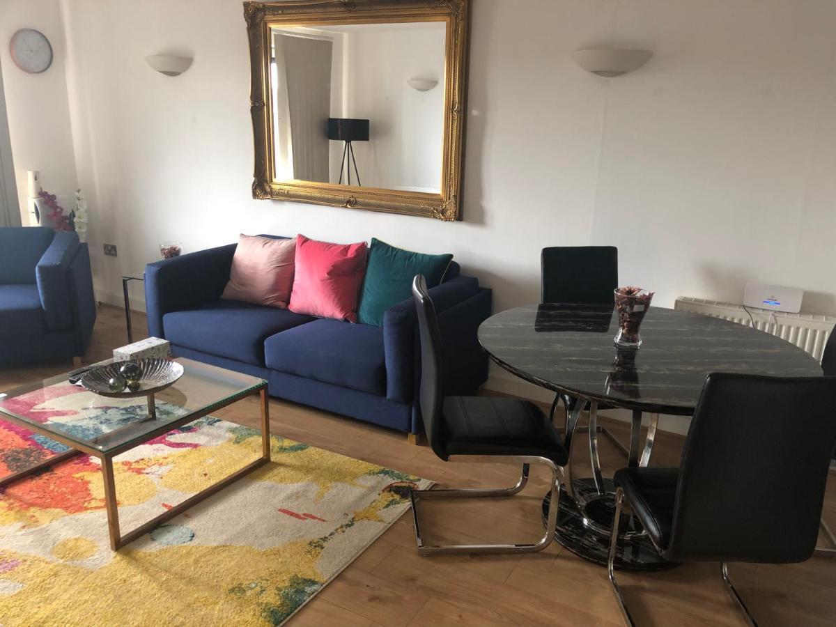 Riverside 2 Bed *